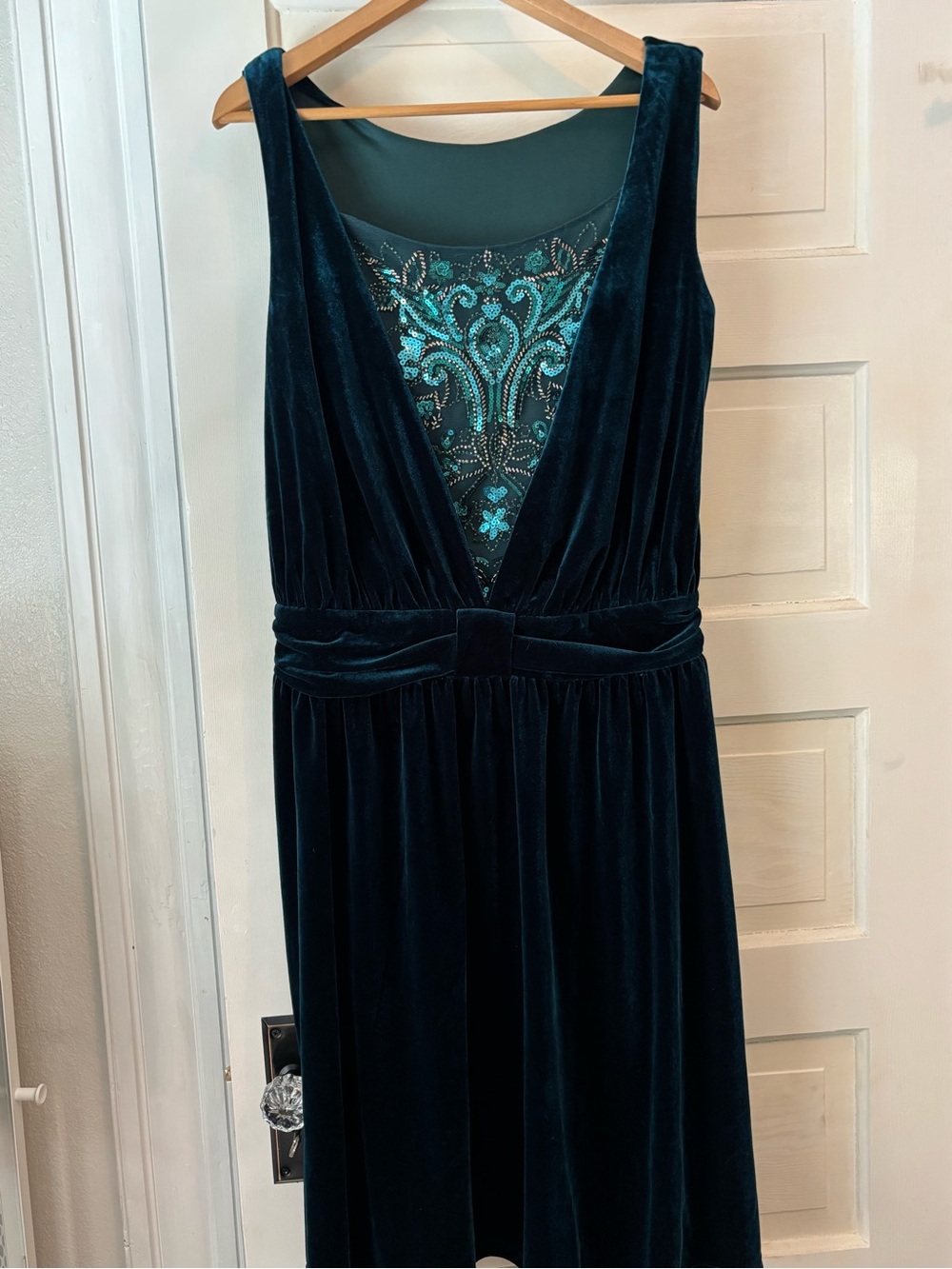 Babeyond Velvet Deep Teal Sleeveless Evening Dress with Embroidered Bodice